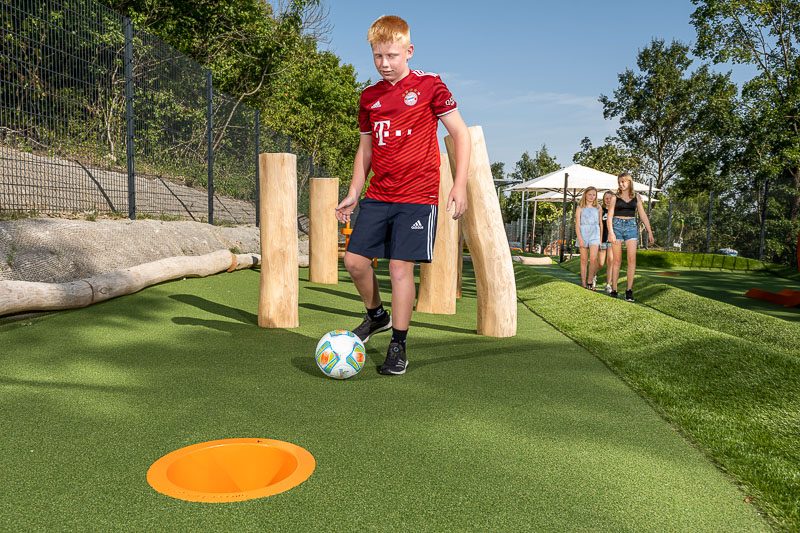 Kindergeburtstag auf der Adventure Fußballgolfanlage, Bild 1