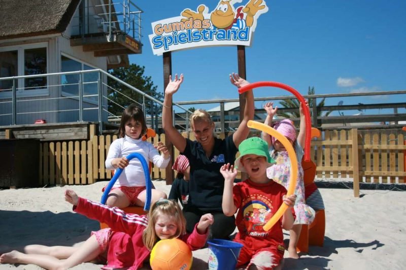 Gumdas Spielstrand für Kinder in Scharbeutz direkt an der Ostsee, Bild 1