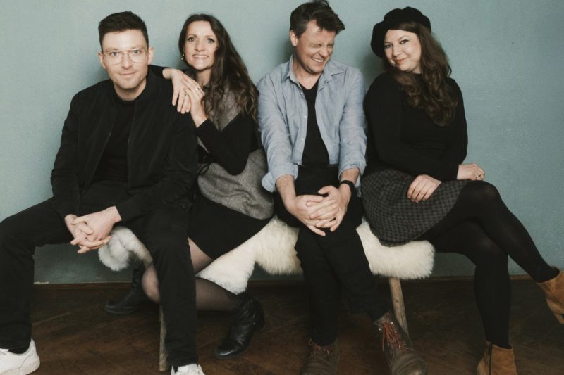 CHRISTMAS 4 FRIENDs – Weihnachtslieder mit Kaminzimmer-Feeling: Konzert mit Menü